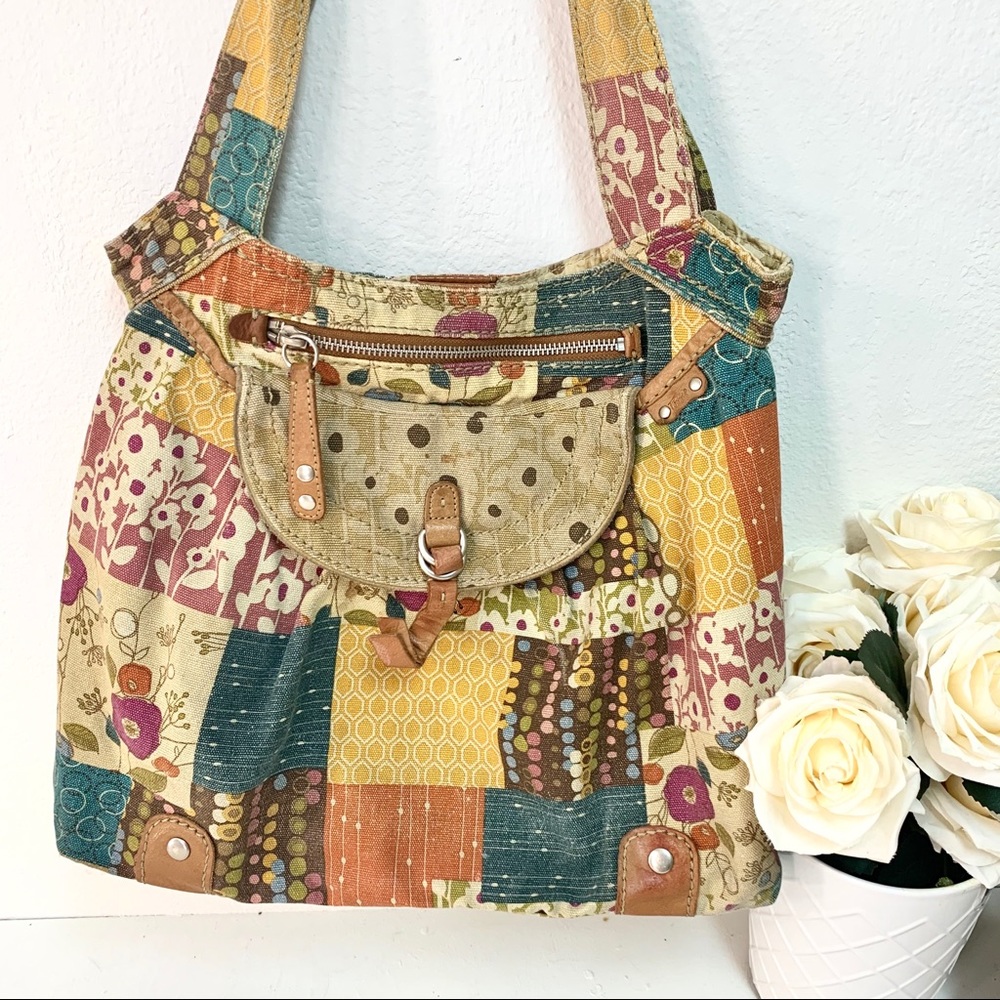 SOLD Vintage 🔑 Fossil quilted patches handbag
